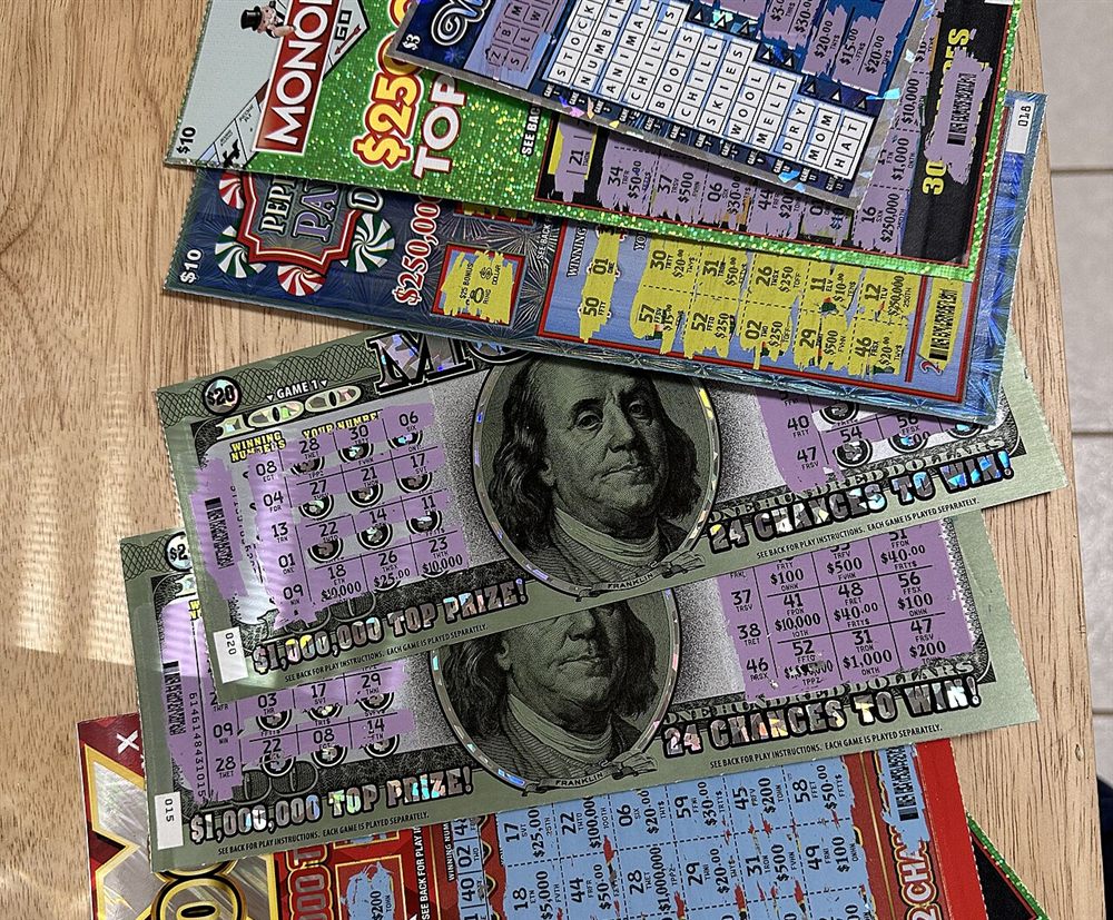 Scratch cards alongside online keno and bingo as lottery style casino games