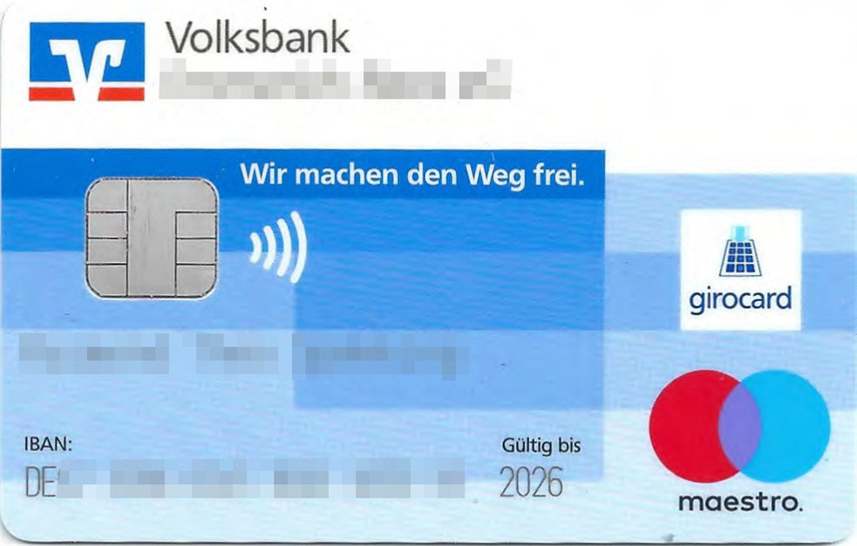 Maestro casino Canada: a Girocard debit card with the Maestro logo, the card brand Mastercard is retiring in Europe