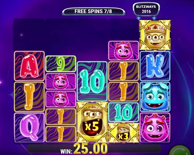 Reactoonz Blitzways free spins with reels of different heights and multiplier wilds