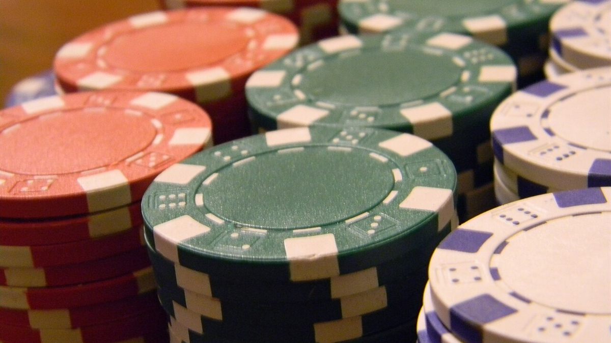 Stacks of casino chips, the kind of balance a one hour free play bonus Canada offer lends you for sixty minutes
