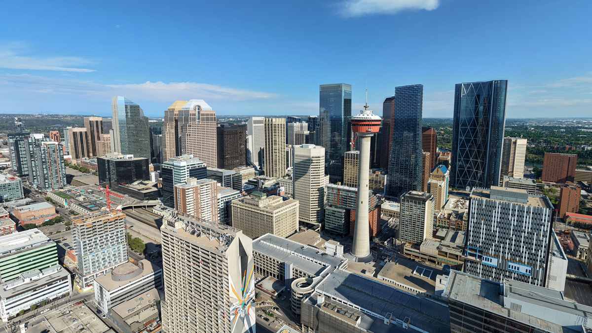 Downtown Calgary skyline with the Calgary Tower, home city of online casino Calgary players