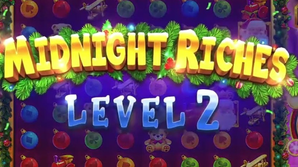 The Midnight Riches Level 2 banner over the Santa's Wonderland grid
