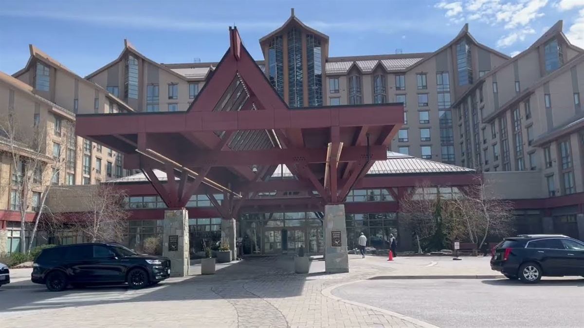 Casino Rama Resort entrance, a place to spend time at a casino without gambling Canada visitors enjoy