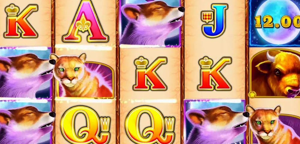 Stacked howling wolves and a moon money symbol on the Wolf Gold reels